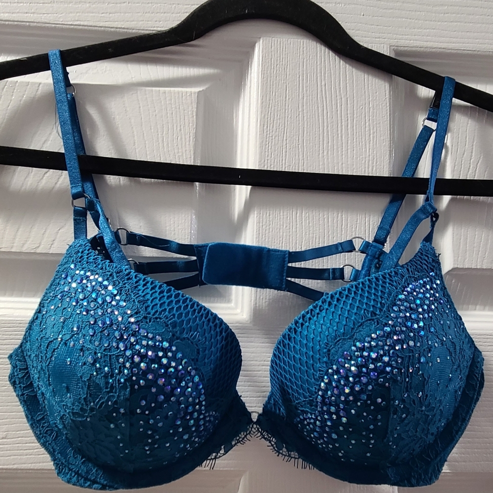 VICTORIA SECRET VERY SEXY PUSH-UP BRA, GEM  PIGEONNANT